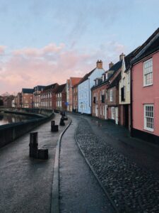 The Pros and Cons of Building an Infill Home in Edmonton